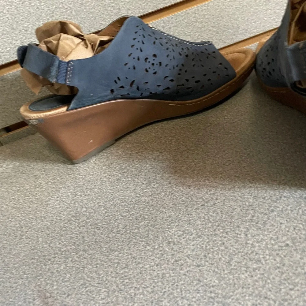 Montana Blue Laser Cut Wedge Sandals Women's Adjustable Slingback Shoes Sz 10‎ M